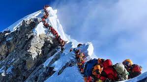 Альпинист Виталий Хинензон стал первым таджикистанцем, покоривший Эверест – высочайшую точку планеты!